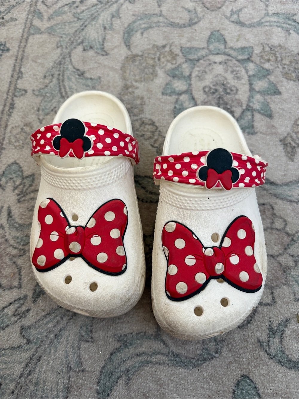Minnie Mouse CROCS